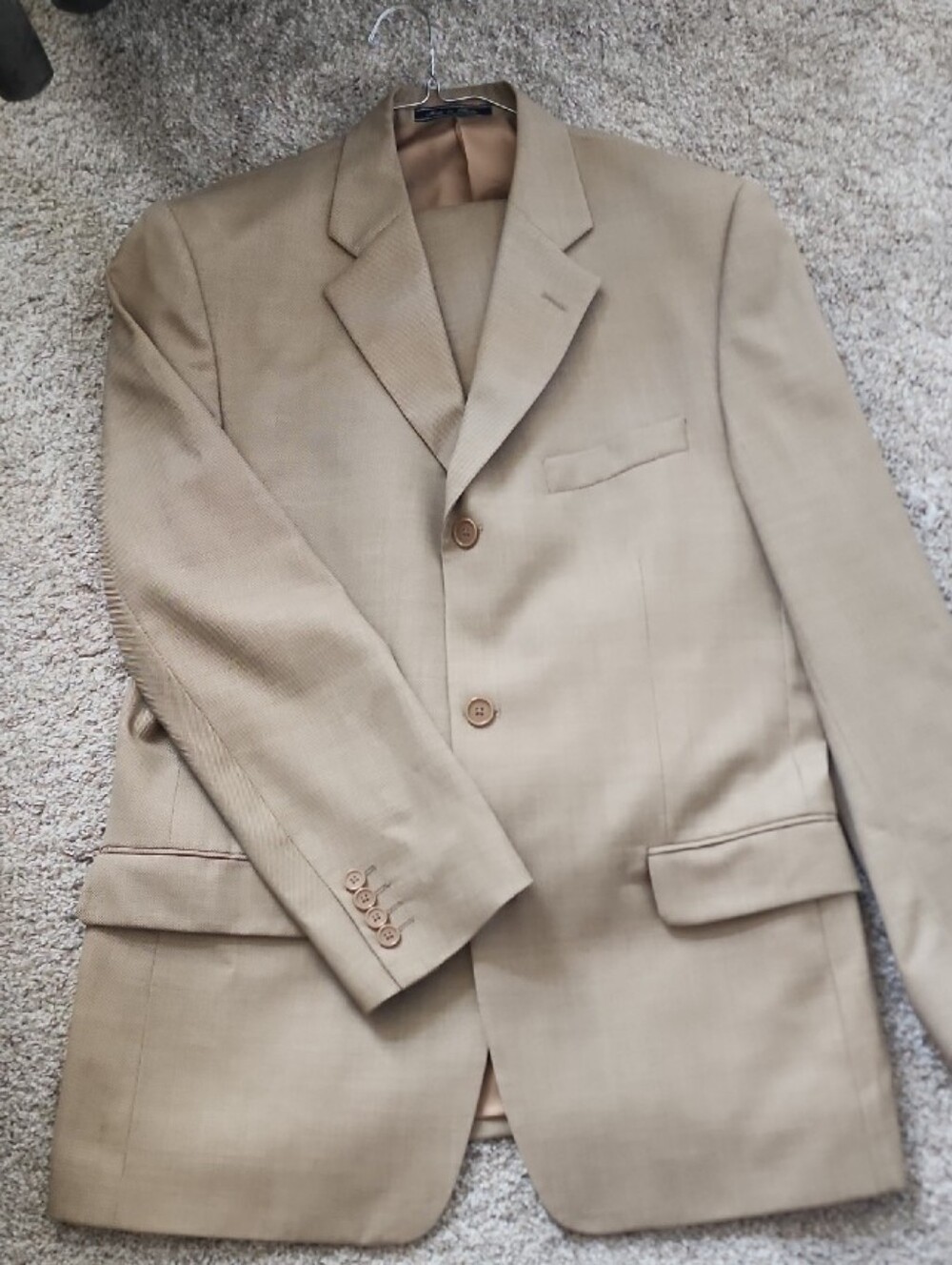 VINTAGE Men's Light Tan Single-Breasted Italian Suit